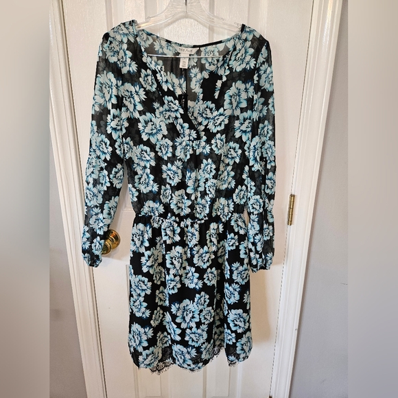 White House Black Market Dresses & Skirts - White House Black Market Floral Dress Black Blue Size 4 NWT